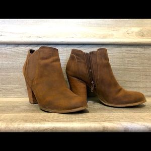 Size 7.5 Brown Shoes